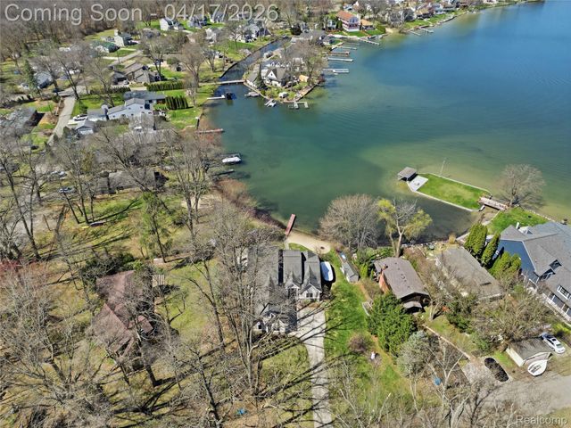 1836 Alsup Avenue, Commerce Charter Township, MI 48382
