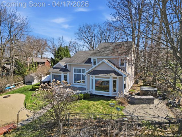 1836 Alsup Avenue, Commerce Charter Township, MI 48382