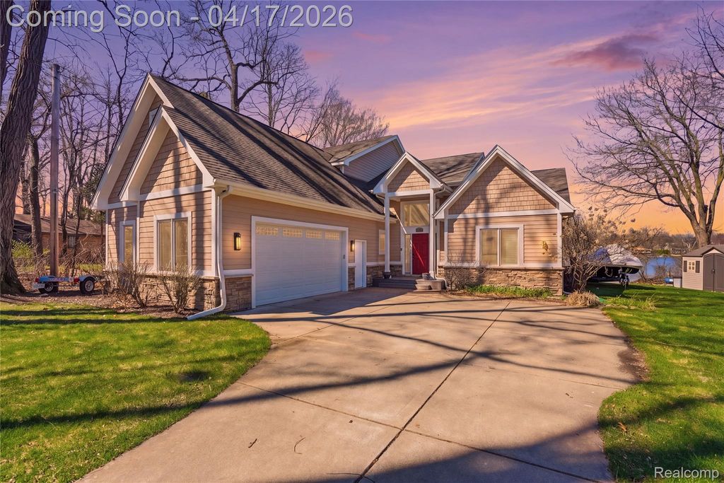 1836 Alsup Avenue, Commerce Charter Township, MI 48382