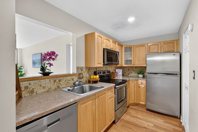 269 Cambridge Rd 608, Woburn, MA 01801