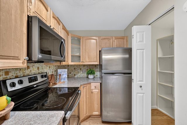 269 Cambridge Rd 608, Woburn, MA 01801