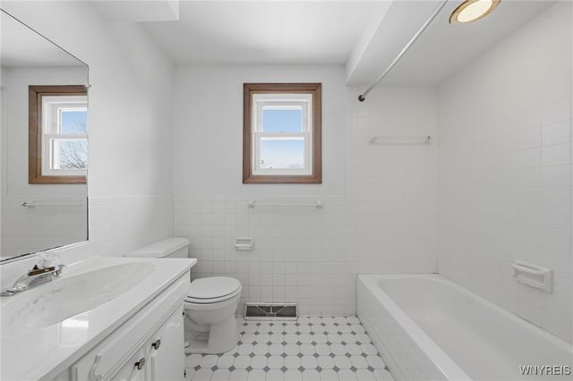 60 Patton Place, Amherst, NY 14221