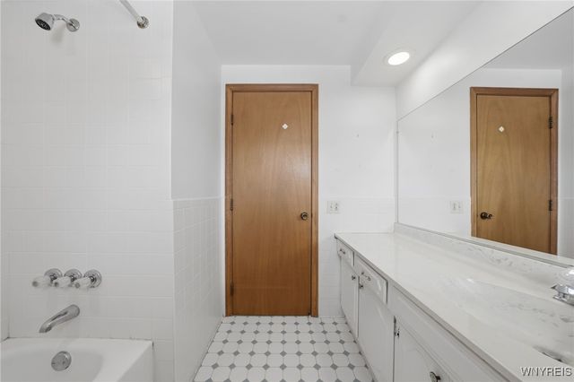 60 Patton Place, Amherst, NY 14221