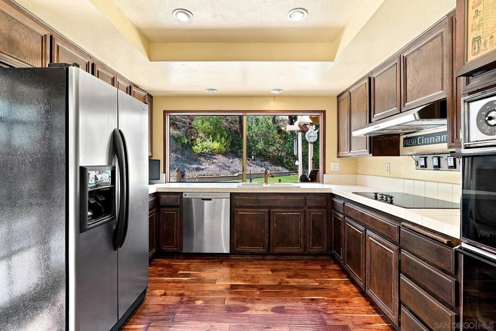 Image 10 of property listing at 10266 Vista Valle Ct., San Diego, CA 92131