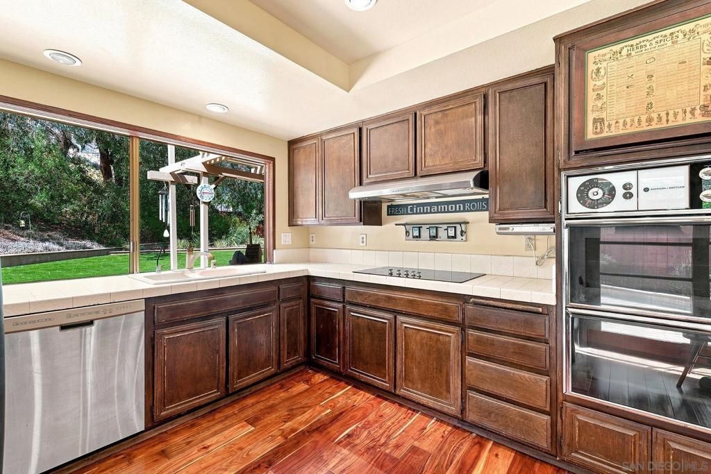 Image 11 of property listing at 10266 Vista Valle Ct., San Diego, CA 92131