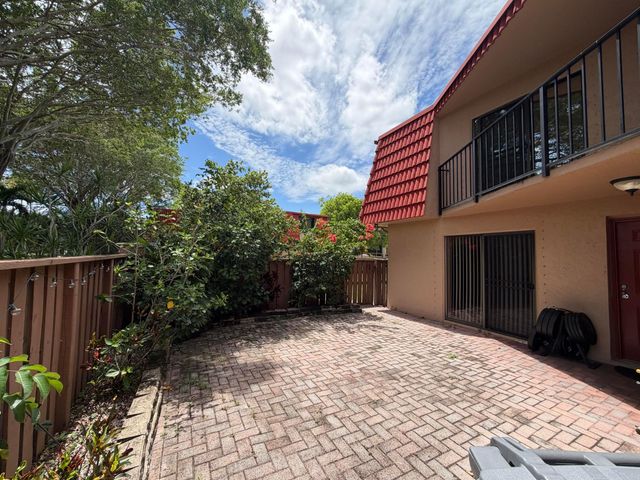 8273 Severn Drive D, Boca Raton, FL 33433