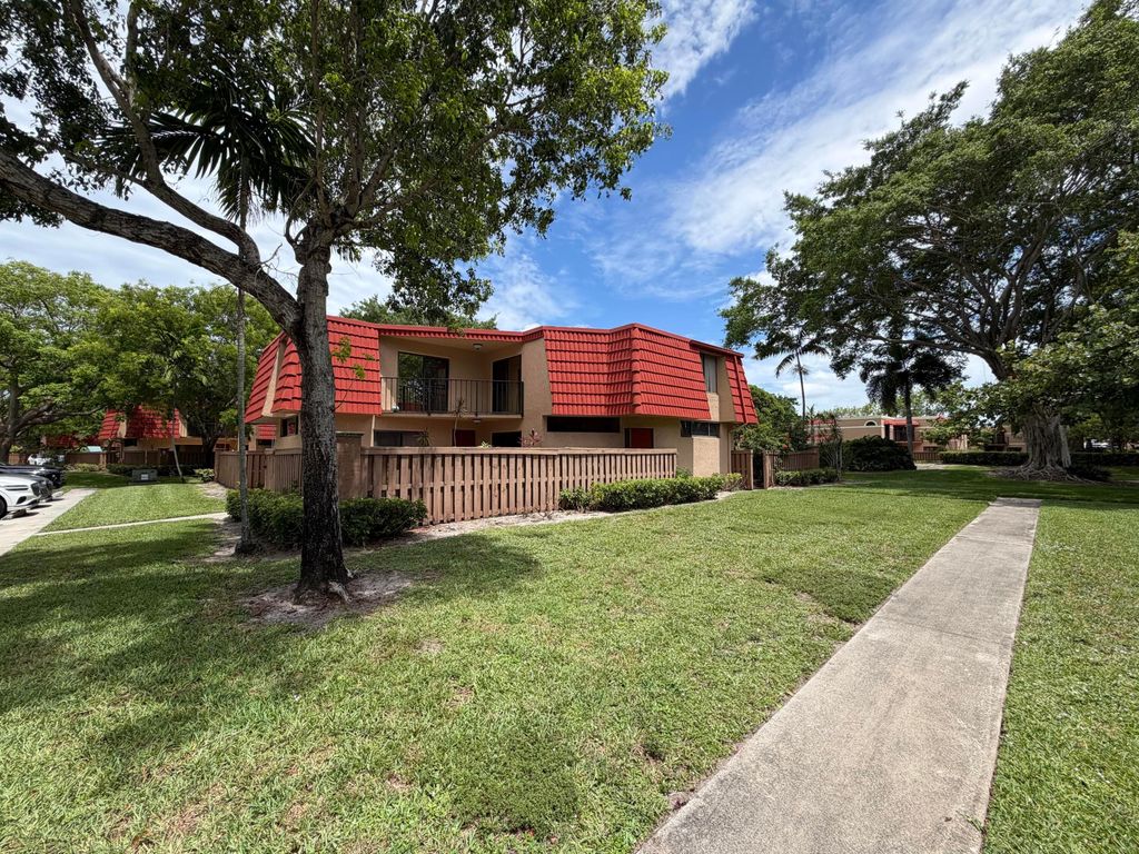 8273 Severn Drive D, Boca Raton, FL 33433