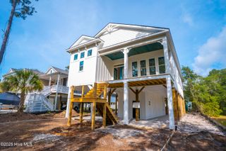 337 NE 48th Street, Oak Island, NC 28465