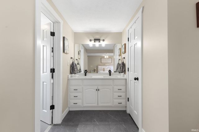 54442 Susquehanna Court, Elkhart, IN 46516