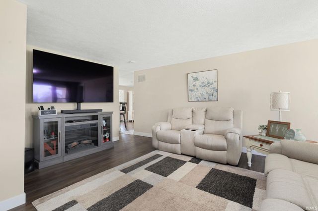 54442 Susquehanna Court, Elkhart, IN 46516