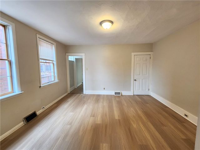 160 5th Ave, Rankin, PA 15104