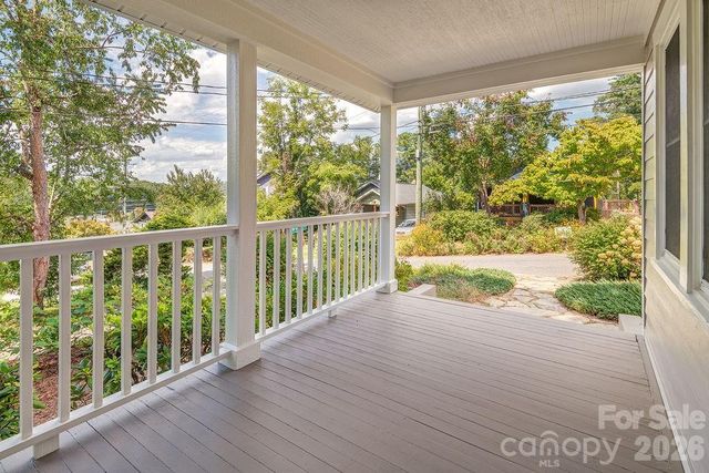 11 Temple Avenue, Asheville, NC 28804