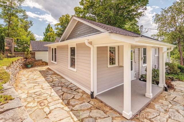 11 Temple Avenue, Asheville, NC 28804