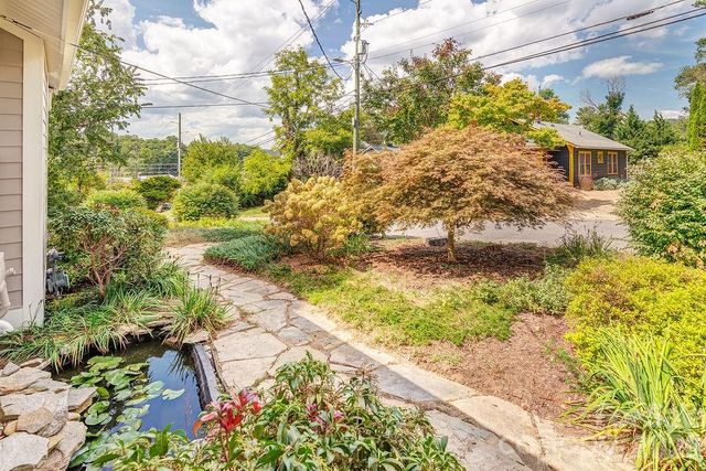11 Temple Avenue, Asheville, NC 28804