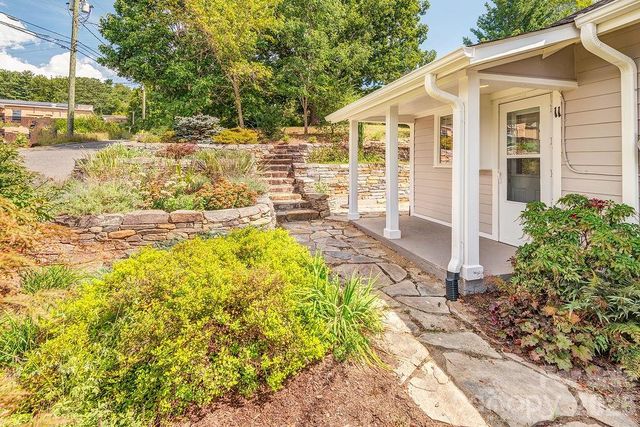 11 Temple Avenue, Asheville, NC 28804