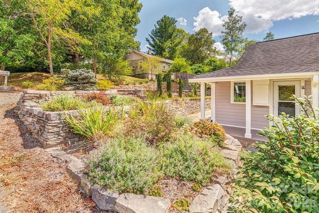 11 Temple Avenue, Asheville, NC 28804