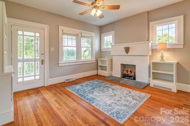 11 Temple Avenue, Asheville, NC 28804