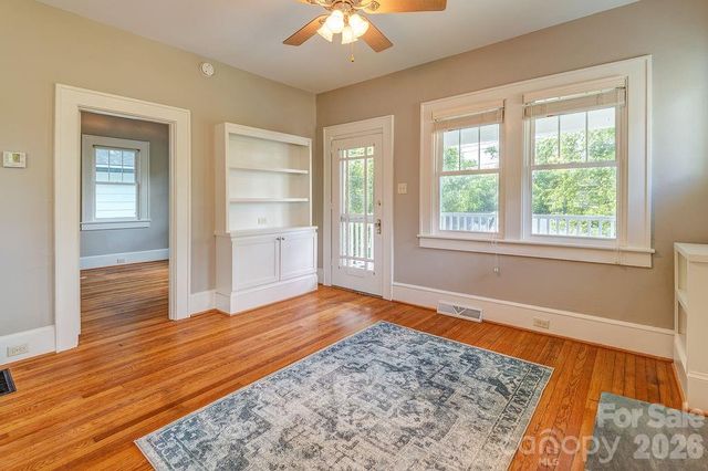 11 Temple Avenue, Asheville, NC 28804