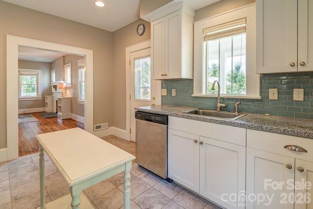 11 Temple Avenue, Asheville, NC 28804