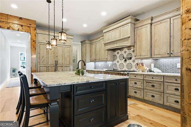 170 Farm Gate Drive, Woodstock, GA 30188