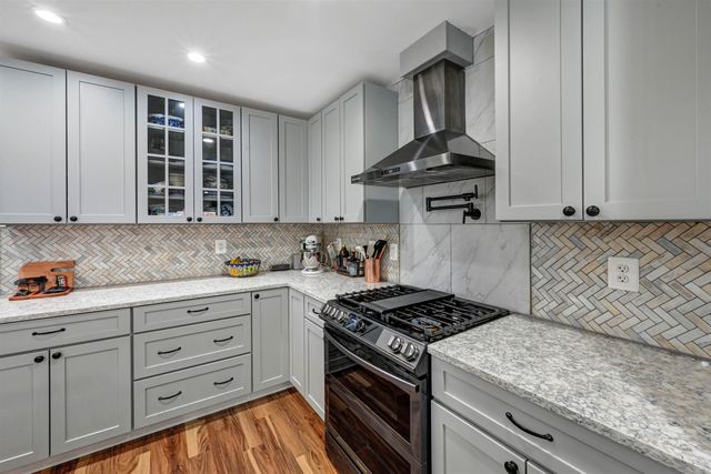 23 Thorpe Avenue, St. Albans City, VT 05478