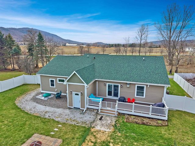 23 Thorpe Avenue, St. Albans City, VT 05478