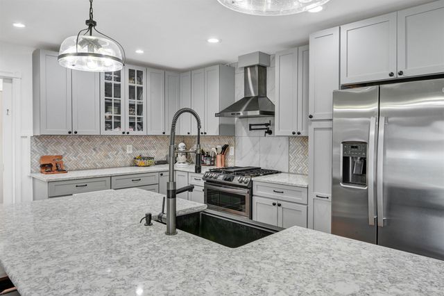 23 Thorpe Avenue, St. Albans City, VT 05478