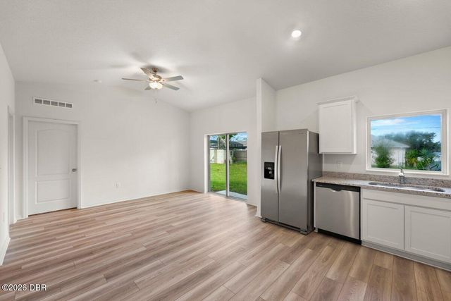 850 Glasgow Avenue, Deltona, FL 32738