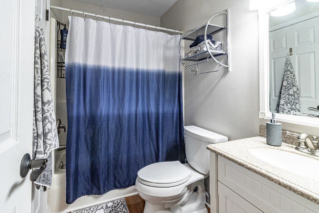 727 Colby Court, Gurnee, IL 60031