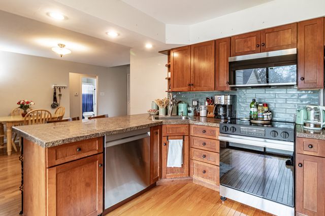 727 Colby Court, Gurnee, IL 60031