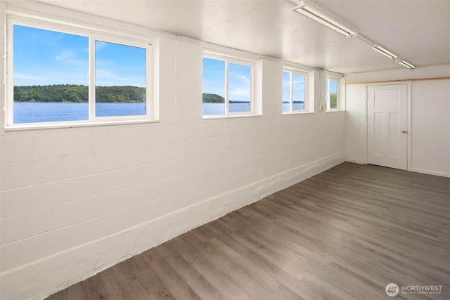 26321 Pillsbury Road SW, Vashon, WA 98070