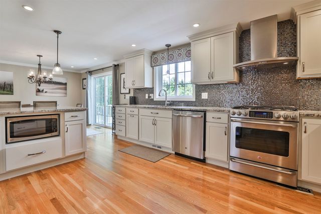 2 Myopia Lane, Nashua, NH 03063