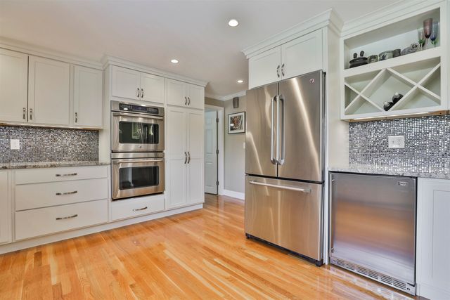 2 Myopia Lane, Nashua, NH 03063