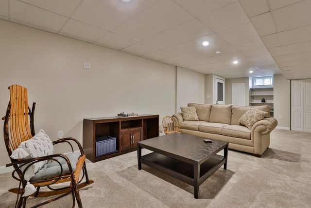 2 Myopia Lane, Nashua, NH 03063