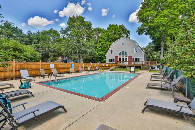 2 Myopia Lane, Nashua, NH 03063
