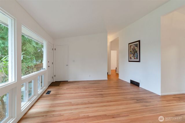 15269 Densmore Avenue N, Shoreline, WA 98133