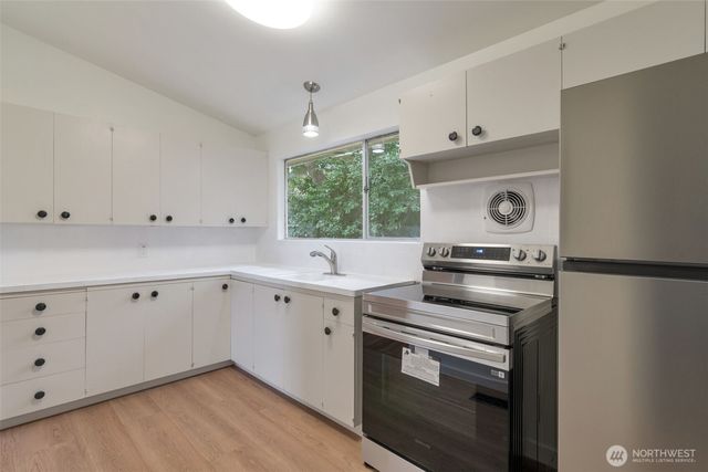 15269 Densmore Avenue N, Shoreline, WA 98133