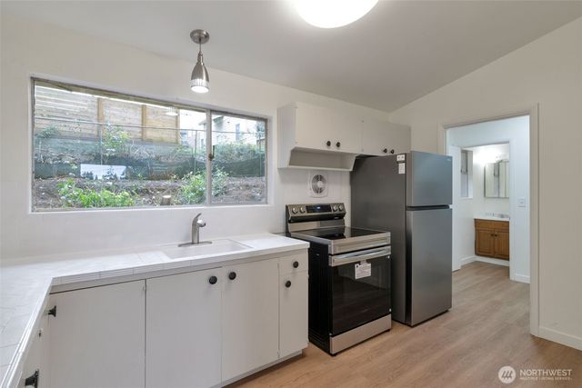 15269 Densmore Avenue N, Shoreline, WA 98133