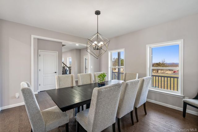 10 Harrier Ridge Drive, Wallkill, NY 12589