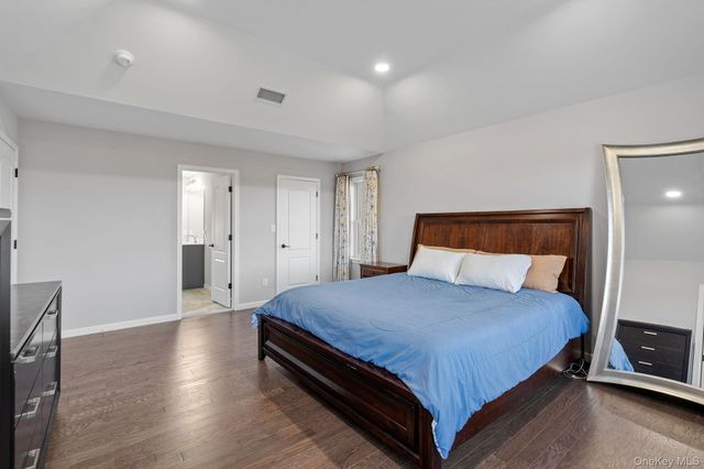 10 Harrier Ridge Drive, Wallkill, NY 12589