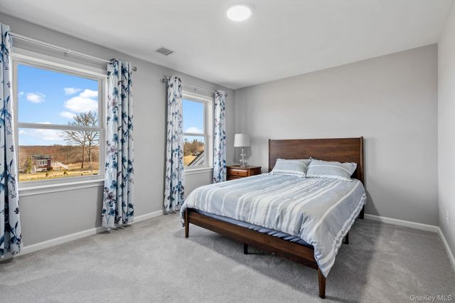 10 Harrier Ridge Drive, Wallkill, NY 12589