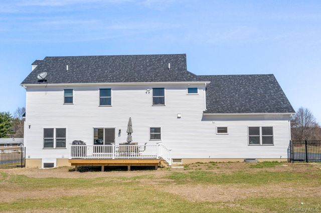 10 Harrier Ridge Drive, Wallkill, NY 12589