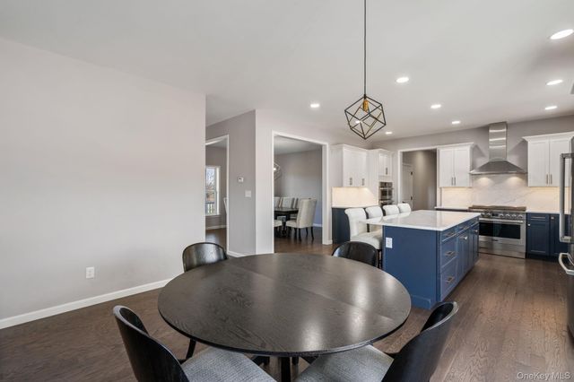 10 Harrier Ridge Drive, Wallkill, NY 12589