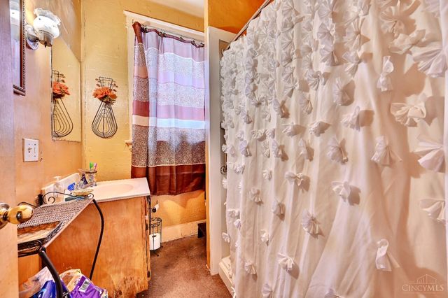 3460 Bevis Avenue, Cincinnati, OH 45207