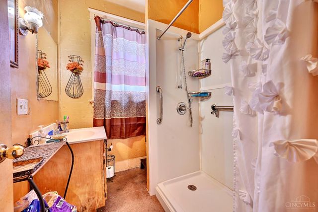 3460 Bevis Avenue, Cincinnati, OH 45207