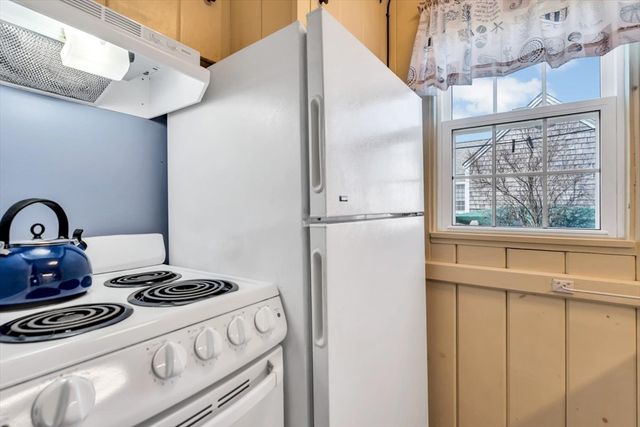 12 Vanduzer Rd 8, Barnstable, MA 02630