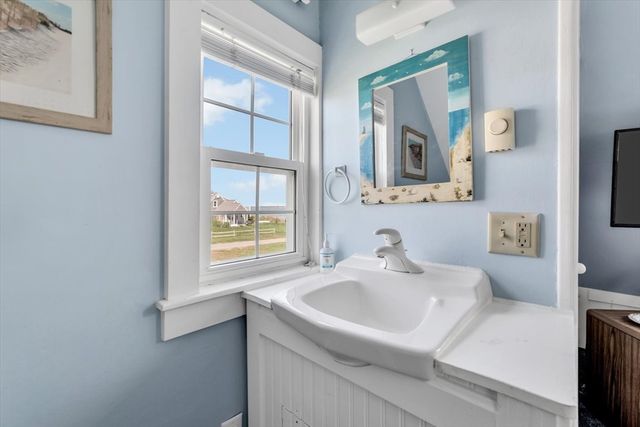 12 Vanduzer Rd 8, Barnstable, MA 02630