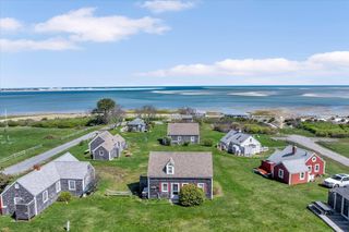 12 Vanduzer Rd 8, Barnstable, MA 02630