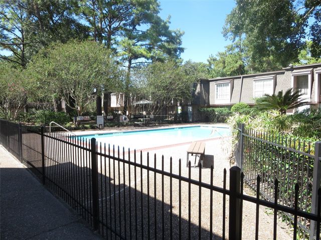 12633 Memorial Drive 72, Houston, TX 77024