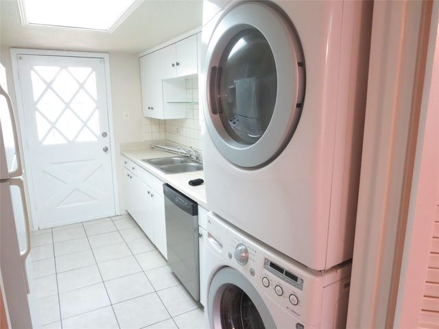 12633 Memorial Drive 72, Houston, TX 77024